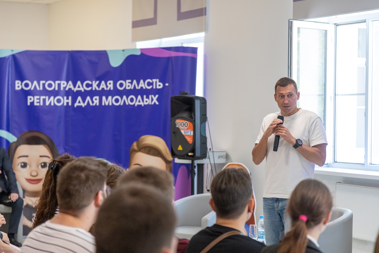 Олимпийский чемпион Александр Легков поделился с волгоградской молодежью секретами побед в спорте и в жизни